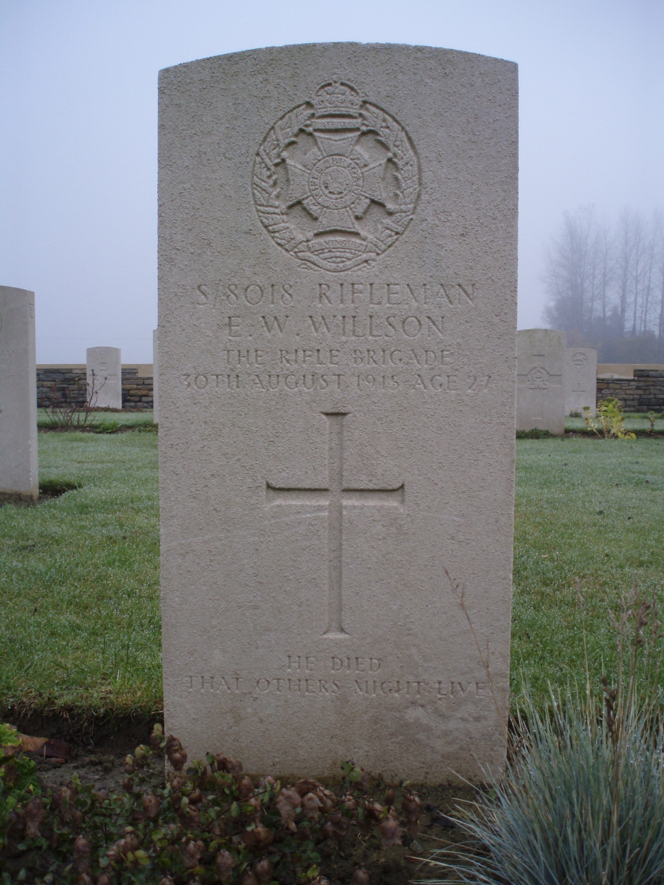 Photo from /search/photos/France/Pas de Calais/RUE-DU-BACQUEROT (13th LONDON) GRAVEYARD, LAVENTIE/willson_ew.jpg
